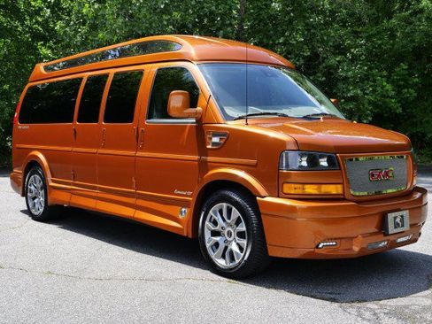 Used 2025 GMC Savana 2500 Extended w/ Driver Convenience Package RWD image 4