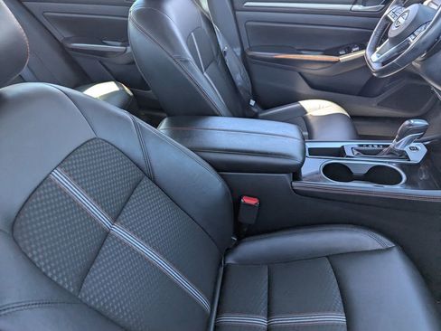 Certified 2025 Nissan Altima 2.5 SR image 11