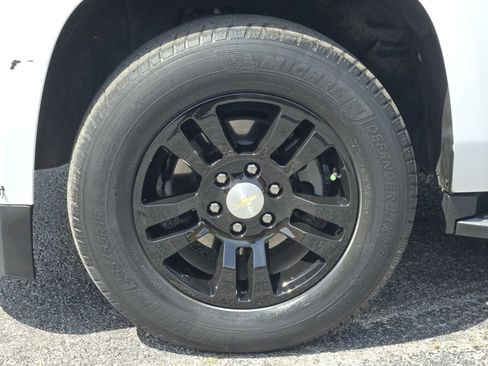 Used 2019 Chevrolet Tahoe LT w/ Luxury Package AWD/4WD image 12