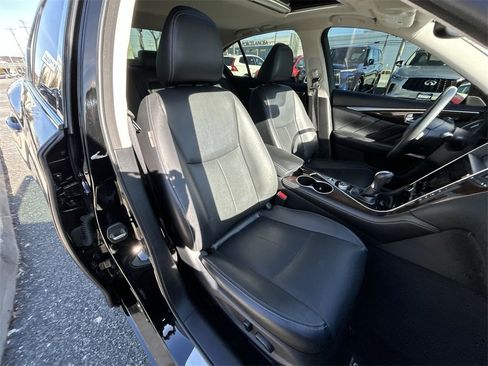 Used 2017 INFINITI Q50 3.0t Premium w/ Driver Assistance Package image 25