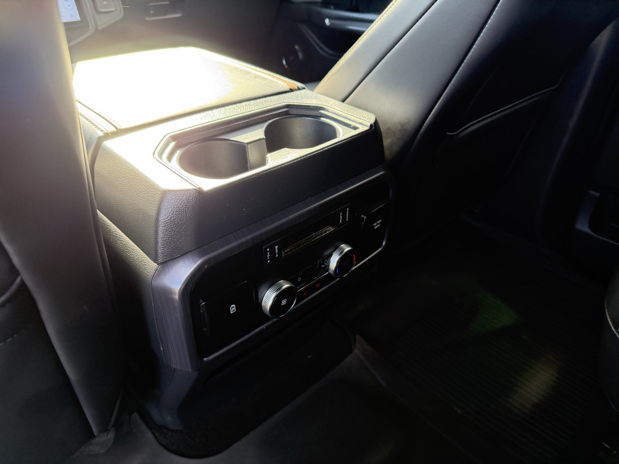 Used 2024 Ford Expedition Platinum AWD/4WD image 14