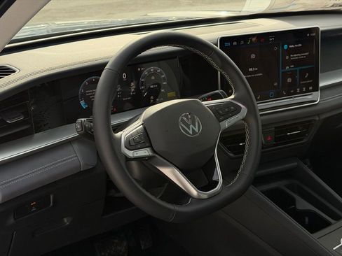 New 2026 Volkswagen Tiguan SE image 19