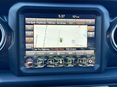 Used 2020 Jeep Wrangler Unlimited Sahara image 15