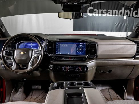 Used 2024 Chevrolet Silverado 3500 LT w/ Convenience Package image 14