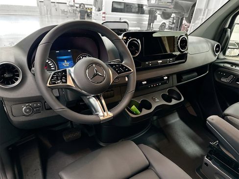 New 2025 Mercedes-Benz Sprinter 2500 image 22