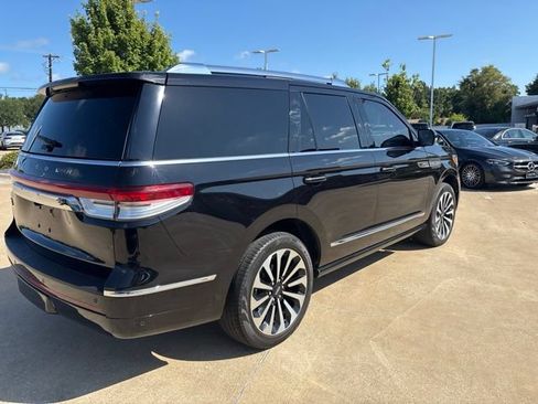 Used 2024 Lincoln Navigator Reserve AWD/4WD image 6