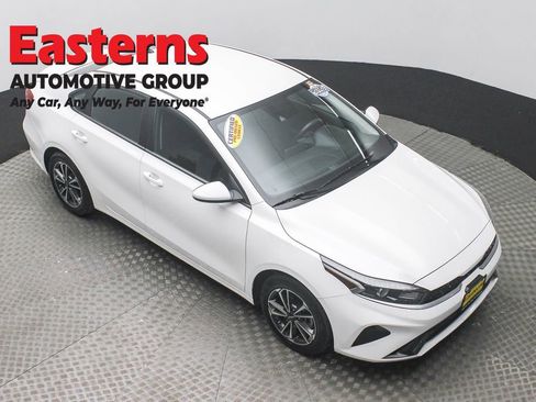 Used 2024 Kia Forte LXS image 5