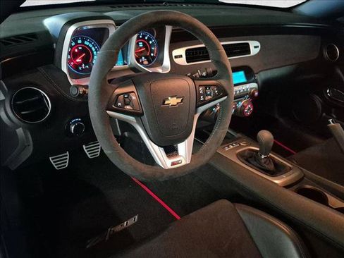 Used 2015 Chevrolet Camaro Z/28 RWD image 13