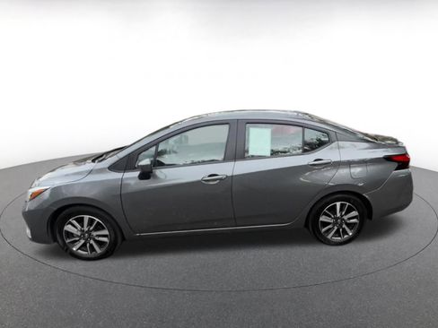 Used 2025 Nissan Versa SV image 9