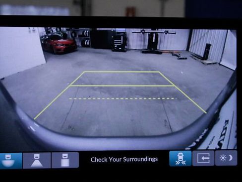 Certified 2025 Honda Pilot EX-L image 40