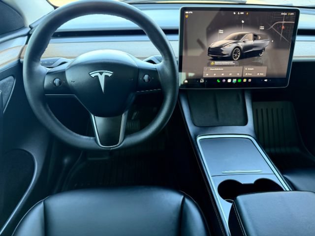 Used 2024 Tesla Model Y Long Range RWD image 13