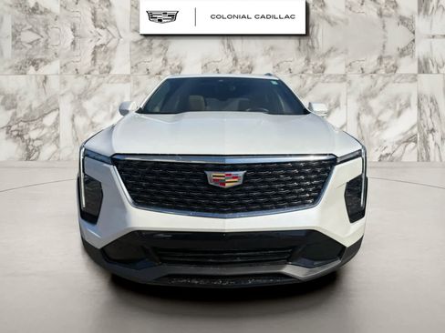 Used 2024 Cadillac XT4 Premium Luxury AWD/4WD image 4