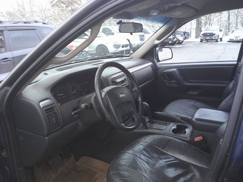Used 2004 Jeep Grand Cherokee Laredo w/ Cold Weather Group image 8