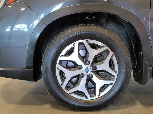 Used 2020 Subaru Forester Premium AWD/4WD image 13