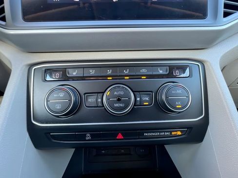 Certified 2021 Volkswagen Atlas SE w/ Panoramic Sunroof Package image 18