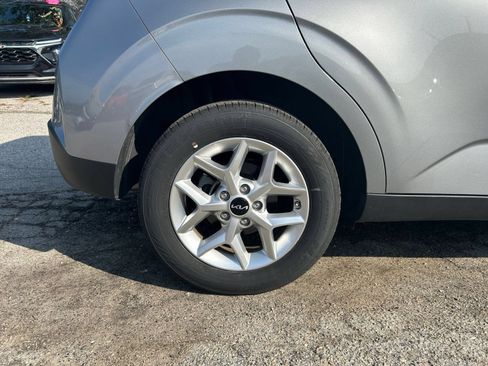 Used 2025 Kia Soul LX w/ LX Technology Package FWD image 20