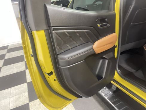 Used 2023 GMC Canyon AT4 w/ AT4 Premium Package image 15