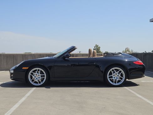 Used 2011 Porsche 911 Carrera RWD image 2