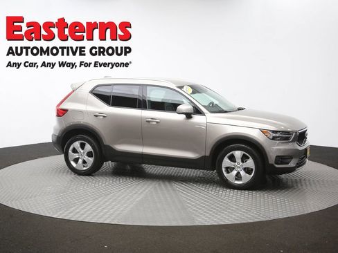 Used 2022 Volvo XC40 T4 Momentum FWD image 48