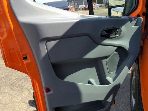 Used 2019 Ford Transit 150 148 Low Roof RWD image 24