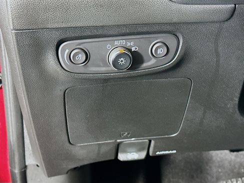 Used 2021 Buick Encore GX Preferred w/ Cold Weather Comfort Package FWD image 16