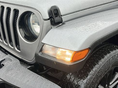 Used 2021 Jeep Wrangler Unlimited Sahara image 8