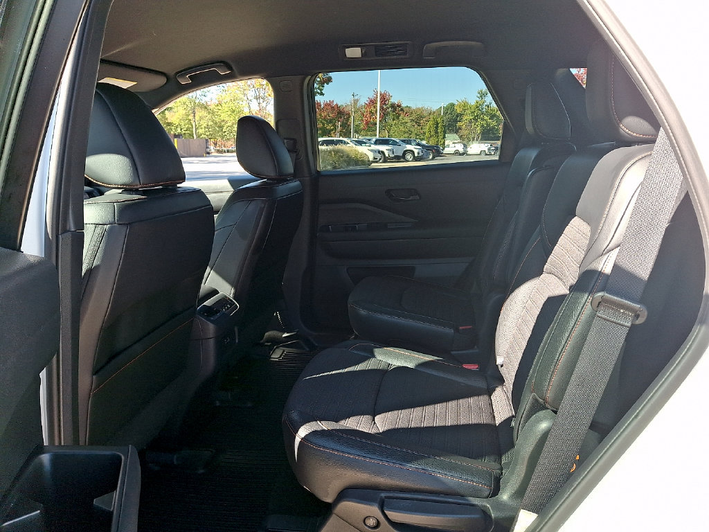 Used 2023 Nissan Pathfinder Rock Creek AWD/4WD image 10