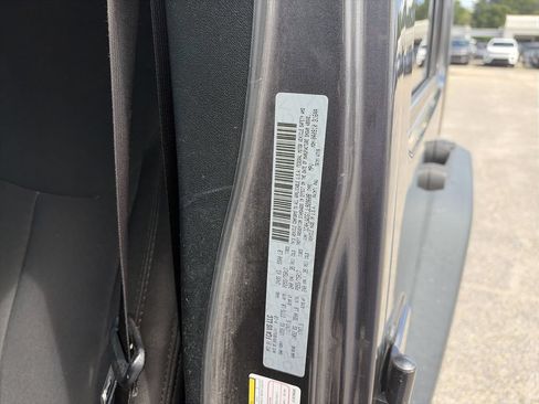 Used 2018 Jeep Wrangler Unlimited Sport S AWD/4WD image 33
