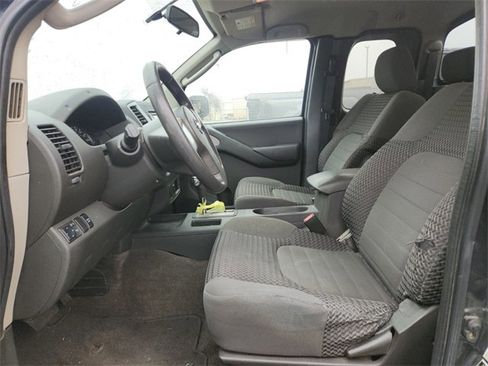 Used 2010 Nissan Frontier SE w/ SE Value Truck Pkg image 10