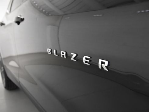 Used 2025 Chevrolet Blazer LT FWD image 39