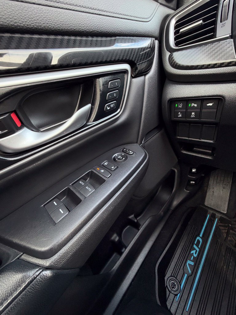 Used 2022 Honda CR-V Touring image 16