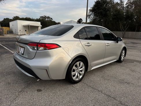 Used 2021 Toyota Corolla LE image 9