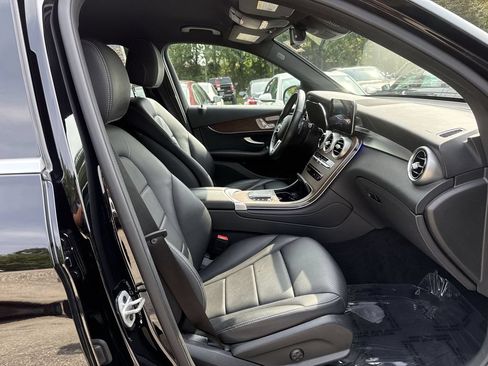 Used 2022 Mercedes-Benz GLC 300 4MATIC w/ Premium Package Lite image 25