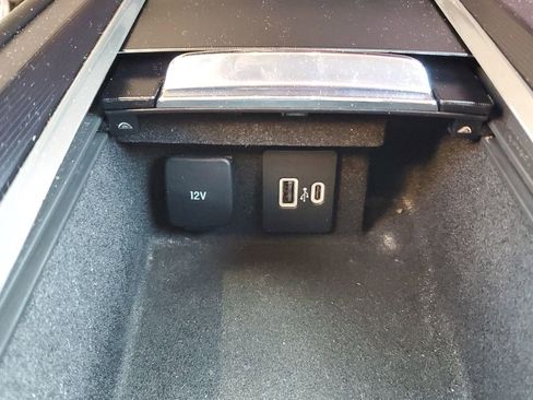 Used 2023 Lincoln Corsair Reserve AWD/4WD image 27