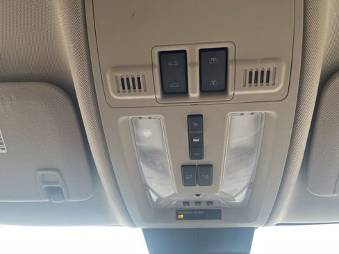 Used 2012 Cadillac SRX Premium image 13