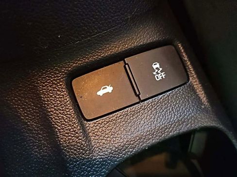 Used 2017 Chevrolet Sonic LS image 25