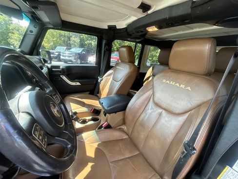 Used 2014 Jeep Wrangler Unlimited Sahara w/ Max Tow Package AWD/4WD image 11