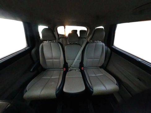 Used 2019 Kia Sedona EX image 26