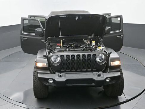 Used 2021 Jeep Gladiator Sport image 34