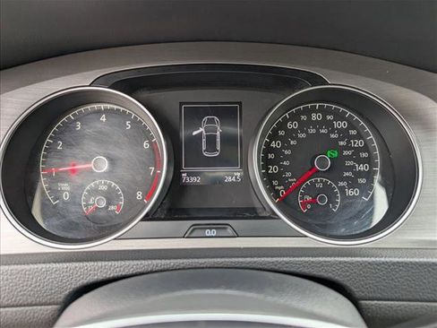 Used 2017 Volkswagen Golf Wolfsburg Edition image 10