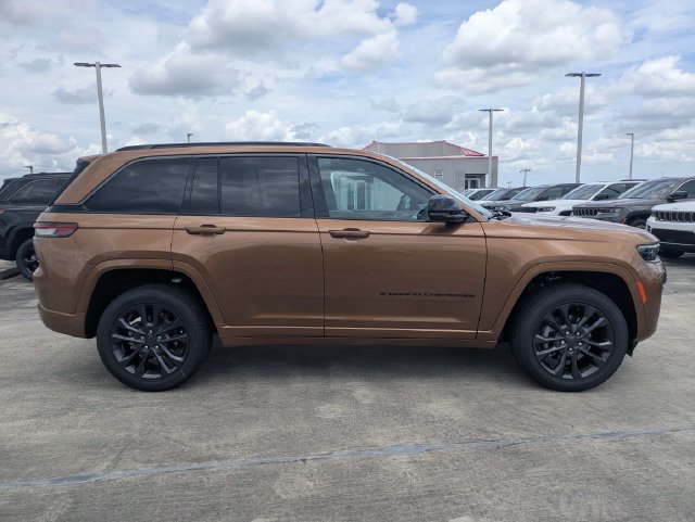 New 2026 Jeep Grand Cherokee Limited AWD/4WD image 3