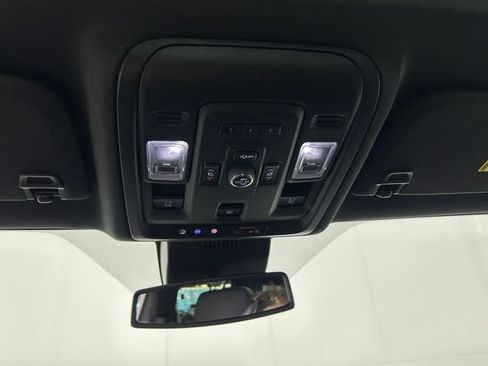 Used 2023 Chevrolet Tahoe Z71 w/ Luxury Package AWD/4WD image 24