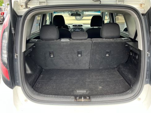 Used 2017 Kia Soul + FWD image 12