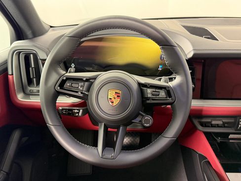 Certified 2026 Porsche Cayenne AWD/4WD image 20