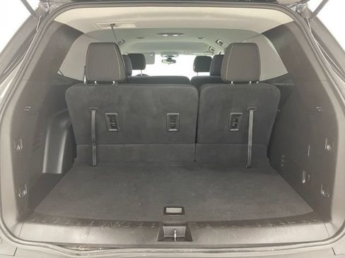 Used 2021 Chevrolet Traverse LS FWD image 11
