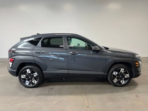 Used 2025 Hyundai Kona SEL AWD/4WD image 2