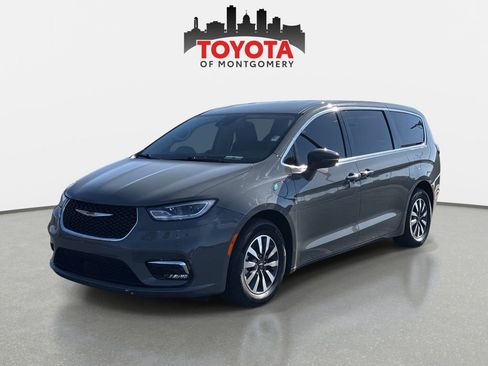 Used 2022 Chrysler Pacifica Touring-L image 10