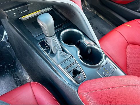 Used 2019 Toyota Camry XSE image 14