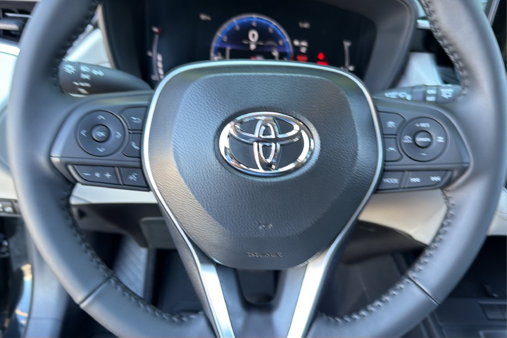 New 2026 Toyota Corolla Cross LE w/ Moonroof Package FWD image 19