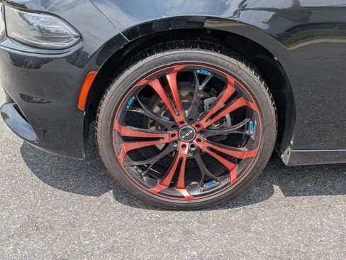Used 2022 Dodge Charger SXT RWD image 9